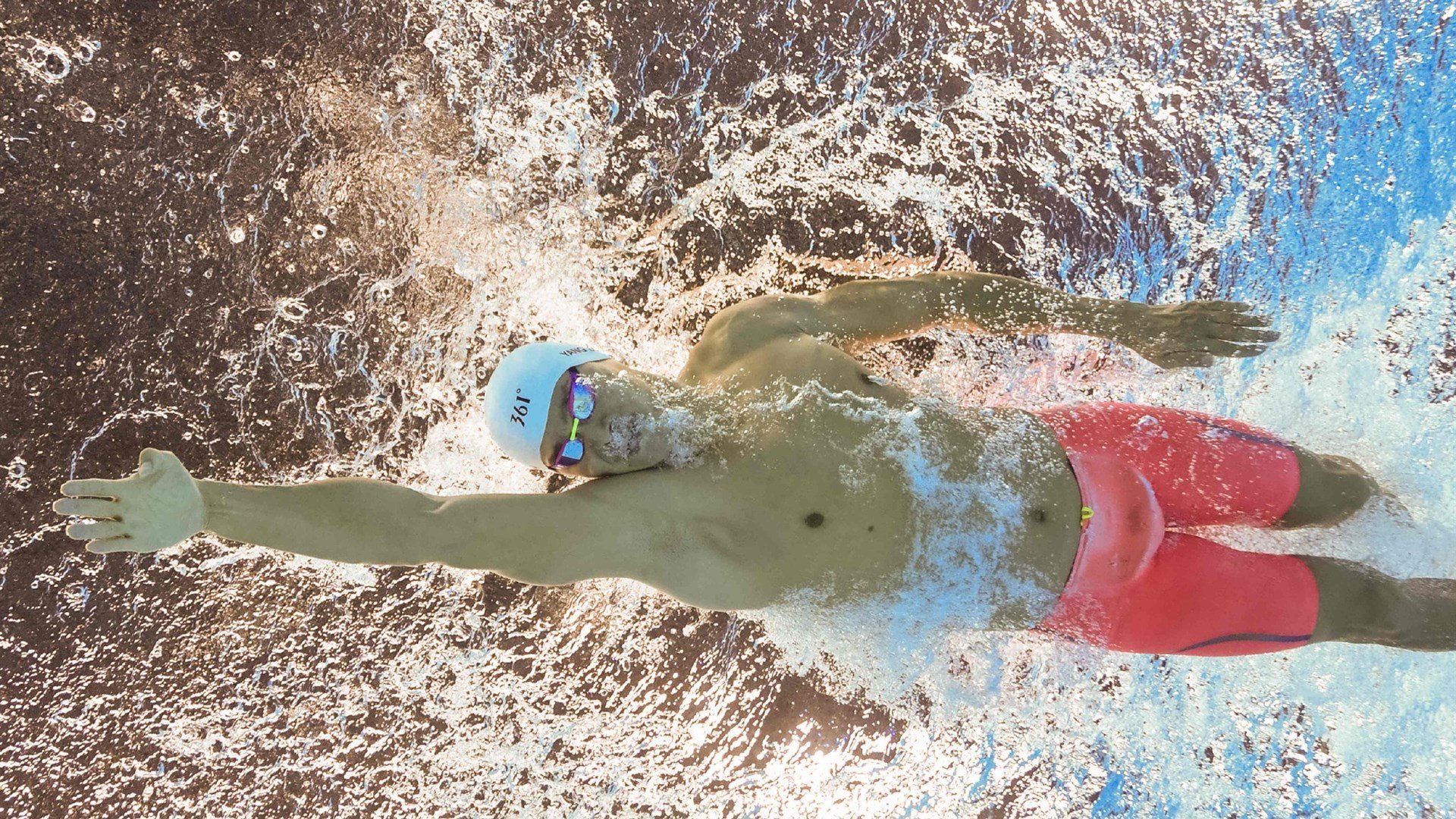 Kering-_无人机现场直播：高清无死角全景捕捉精彩瞬间_，航拍无人机直播