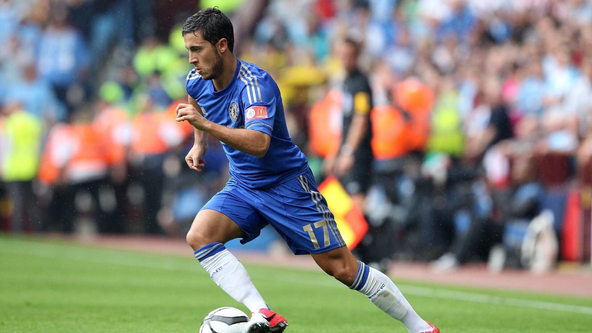 拜仁锋线新星崭露头角，未来已成焦点，拜仁阵型2021