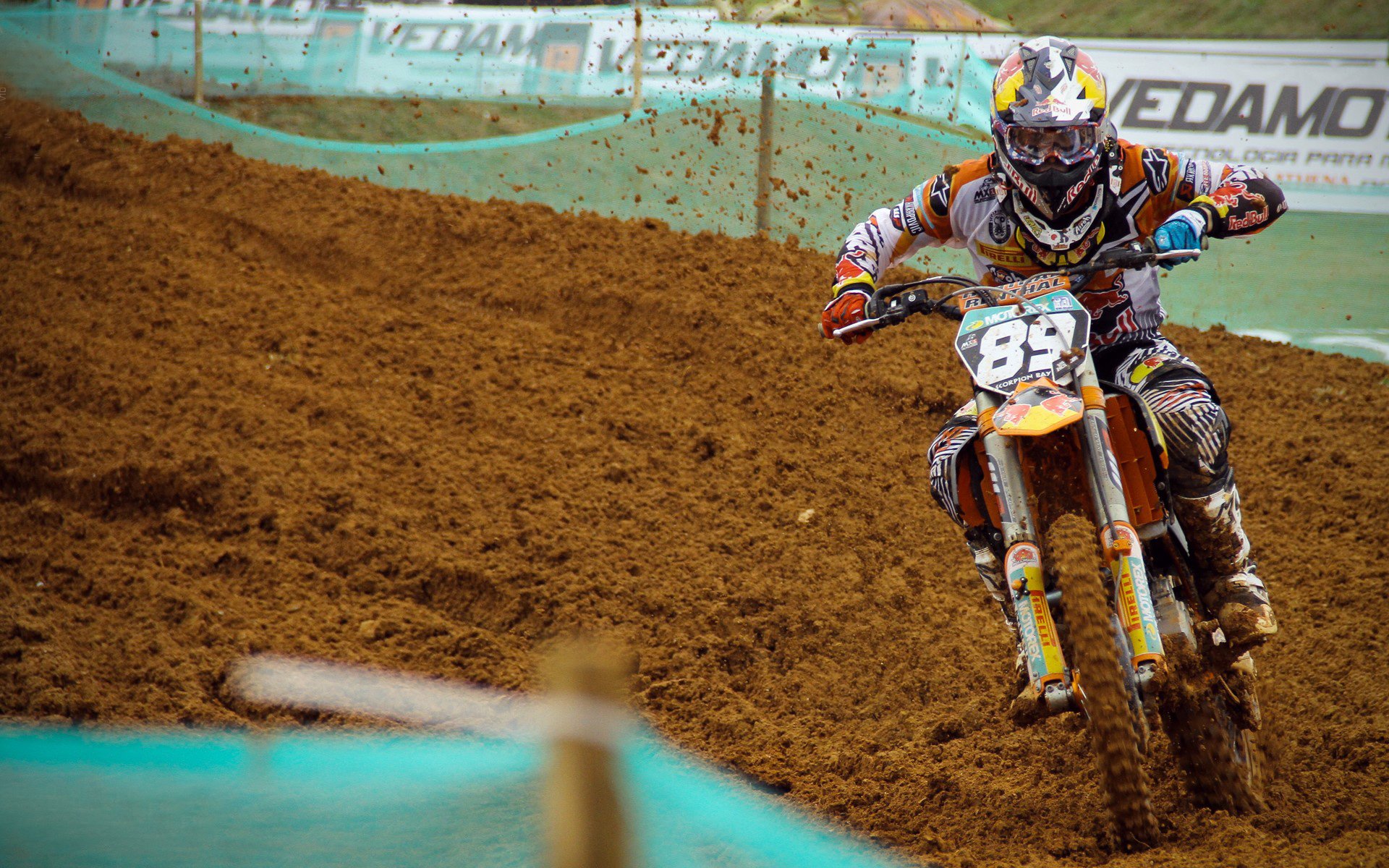 深度剖析:欧冠中的高压逼抢战术成功秘诀